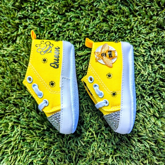 Yellow Queen Bee Embellished Baby Shoes - Picture 3 of 3